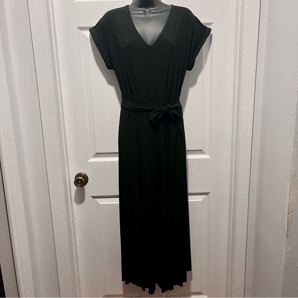 Frank Lyman Design Pants - Frank Lyman Jumpsuit Dress Black Size 8 Medium Women flowy short sleeve v-neck